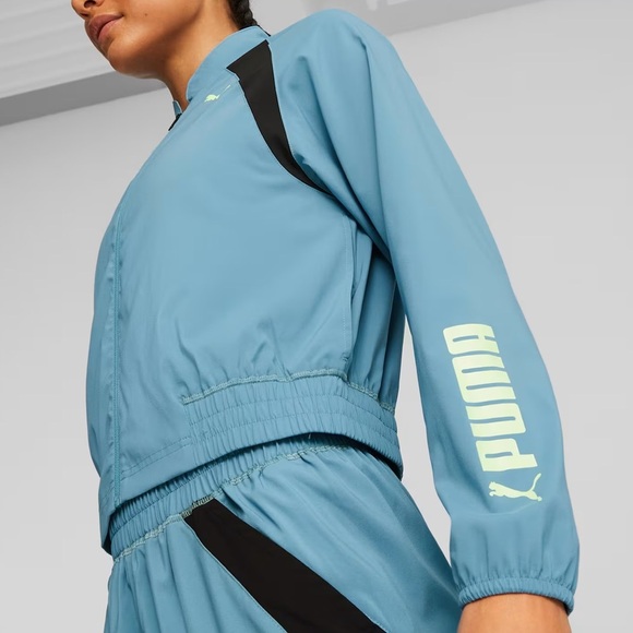 Women’s Puma Fit Crop Zip Jacket Size Small - Picture 2 of 12